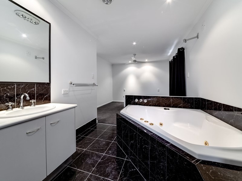 10 Buderim Glen Drive, Buderim QLD 4556