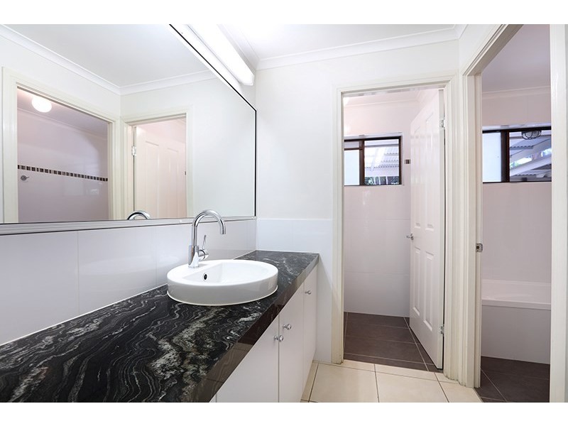 24 Clinton Court, Glenview QLD 4553