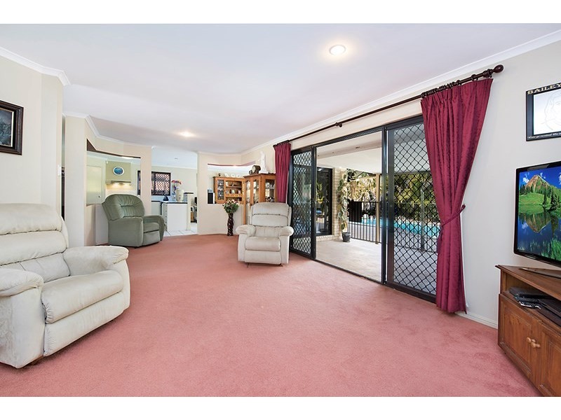 6 Carolyn Court, Little Mountain QLD 4551