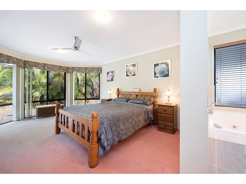 6 Carolyn Court, Little Mountain QLD 4551