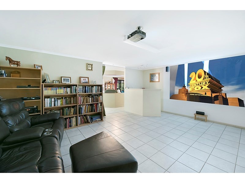 6 Carolyn Court, Little Mountain QLD 4551