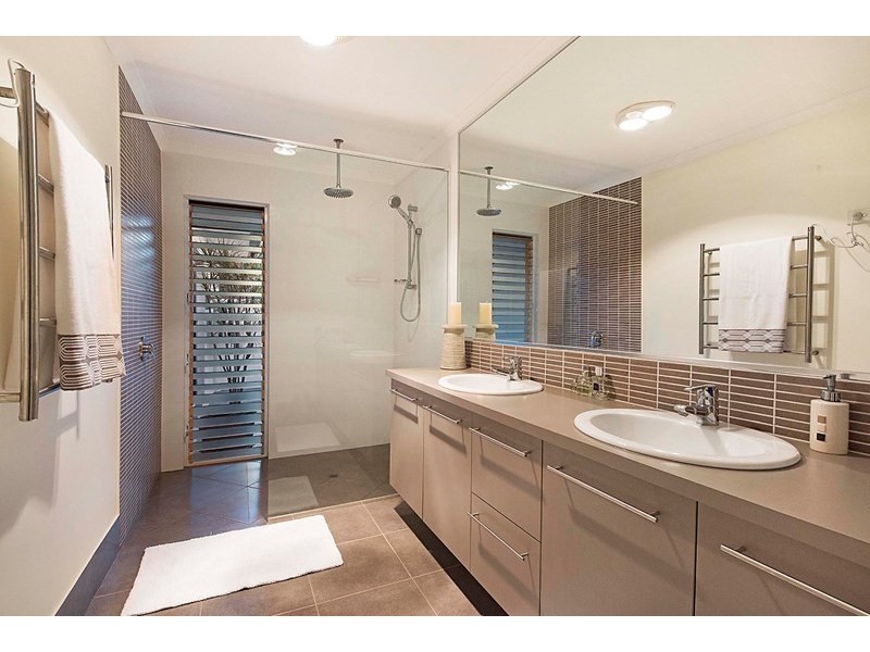 28 Courcheval Terrace, Mons QLD 4556