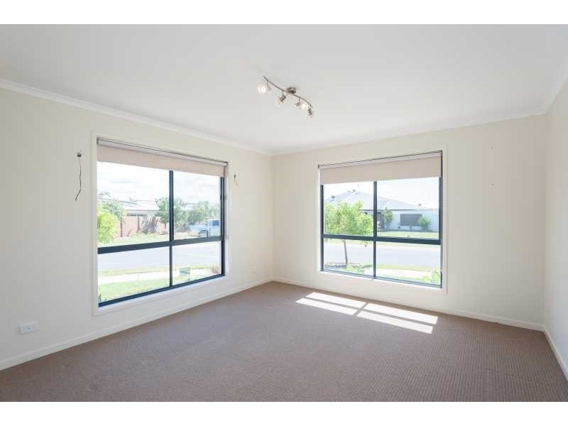 7 Skua Place, Mountain Creek QLD 4557