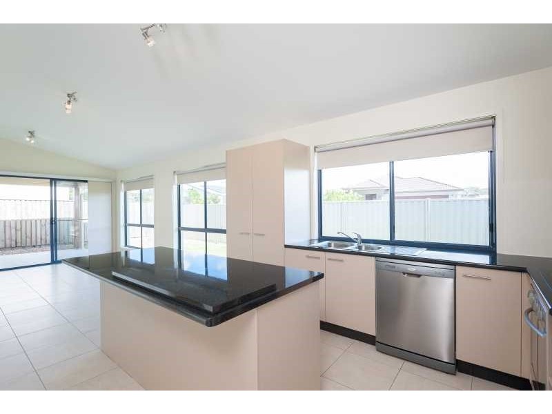 7 Skua Place, Mountain Creek QLD 4557