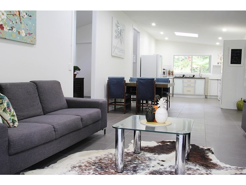 42 De Zen Road, Palmview QLD 4553