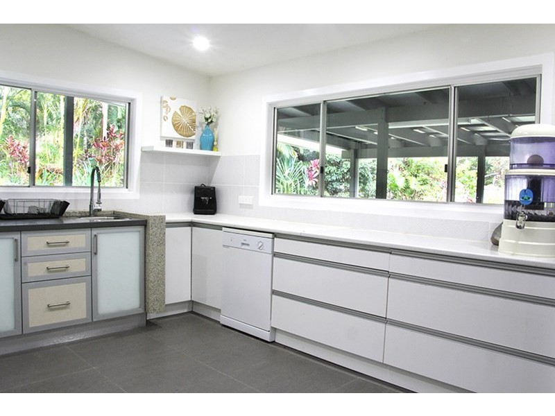 42 De Zen Road, Palmview QLD 4553