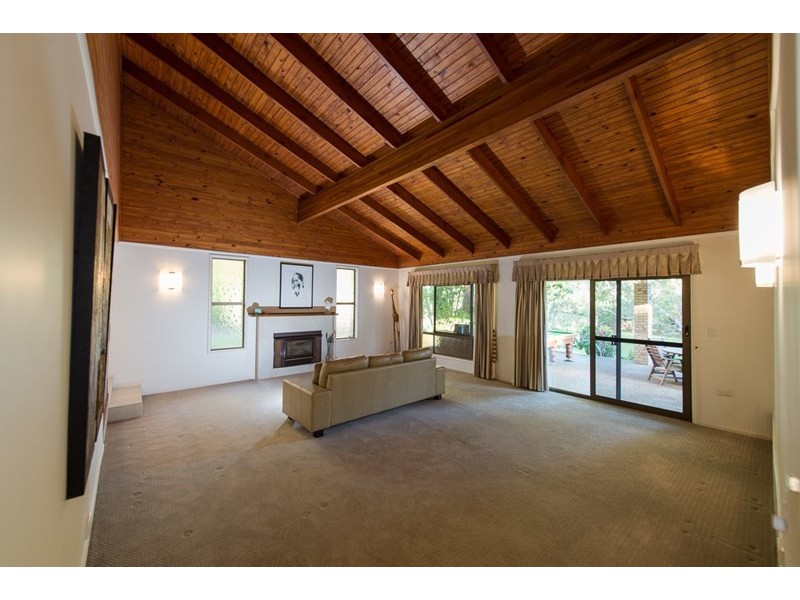 5 Kentucky Court, Little Mountain QLD 4551