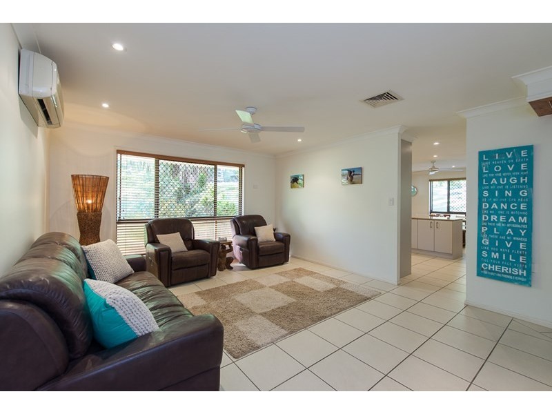 5 Kentucky Court, Little Mountain QLD 4551