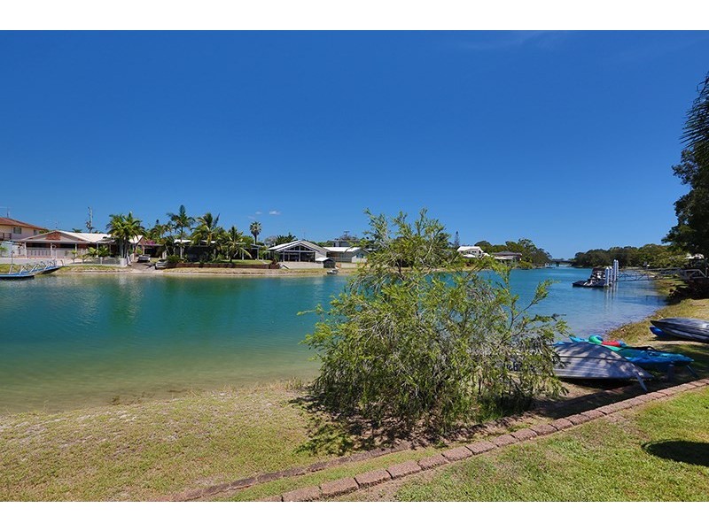 3/2 Broadmeadows Road, Maroochydore QLD 4558