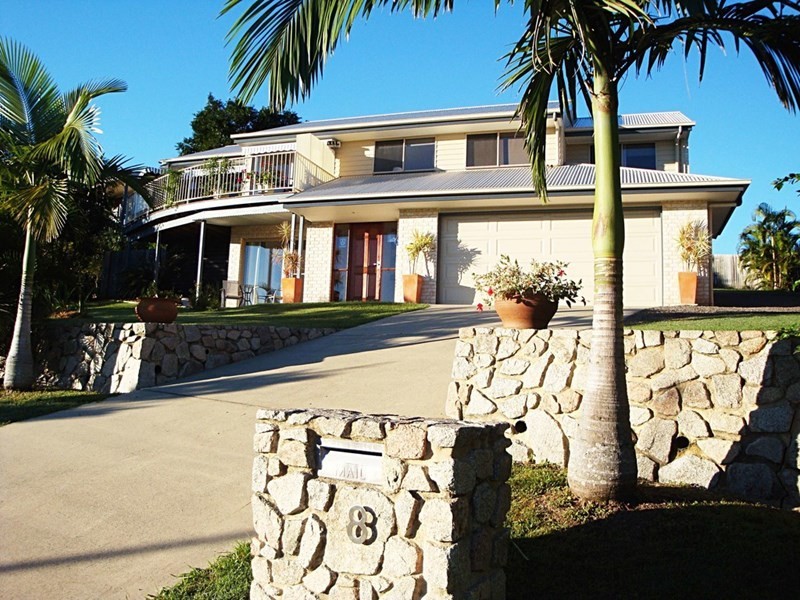 8 Dalzell Court, Nambour QLD 4560