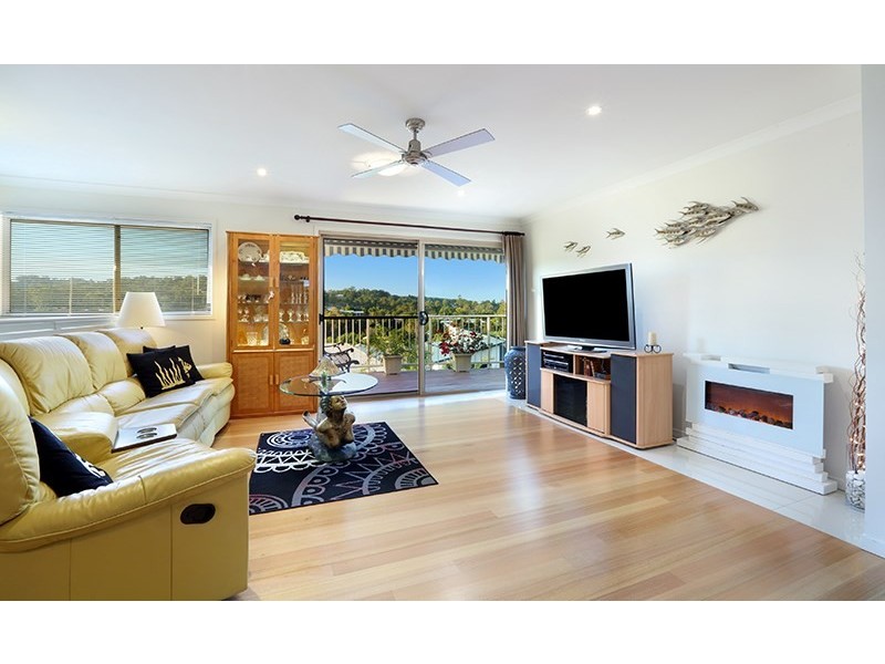 8 Dalzell Court, Nambour QLD 4560