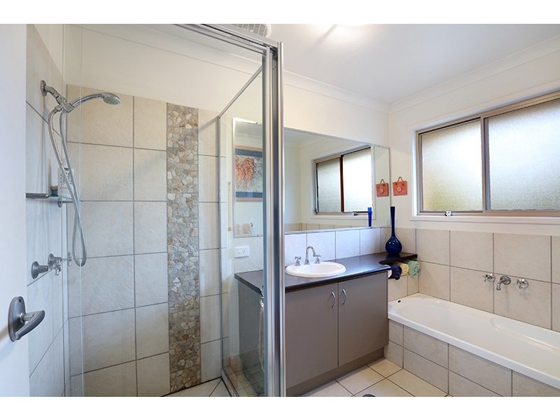 8 Dalzell Court, Nambour QLD 4560