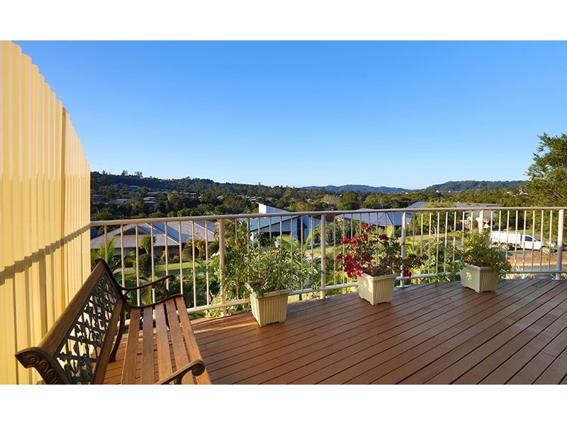 8 Dalzell Court, Nambour QLD 4560