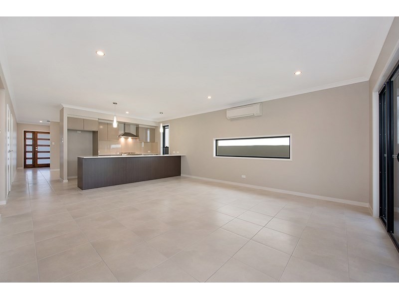 14 Osprey Drive, Birtinya QLD 4575