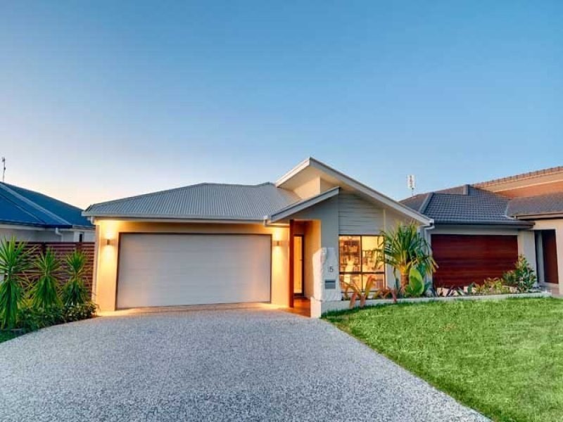 15 Robur Crescent, Mountain Creek QLD 4557