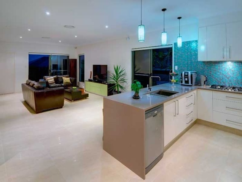 15 Robur Crescent, Mountain Creek QLD 4557