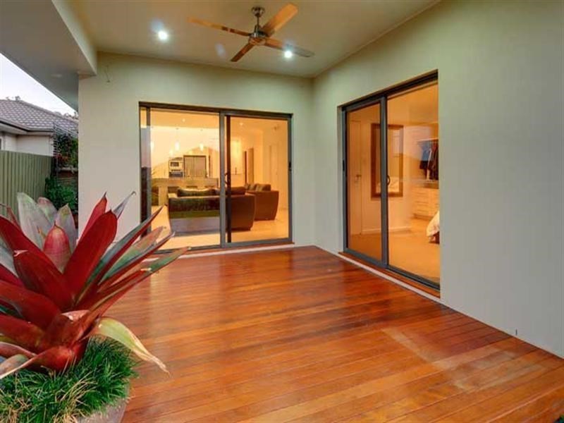 15 Robur Crescent, Mountain Creek QLD 4557