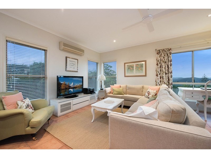 26 Courcheval Terrace, Mons QLD 4556