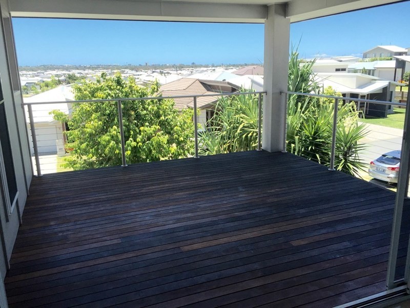 26 Robur Crescent., Mountain Creek QLD 4557