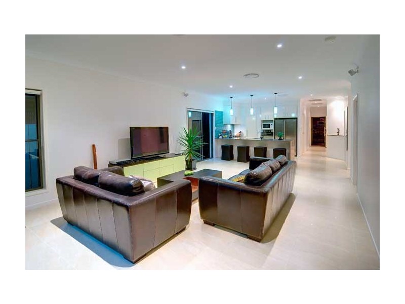 15. Robur Crescent, Mountain Creek QLD 4557