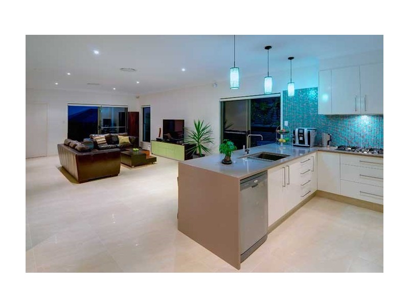 15… Robur Crescent, Mountain Creek QLD 4557