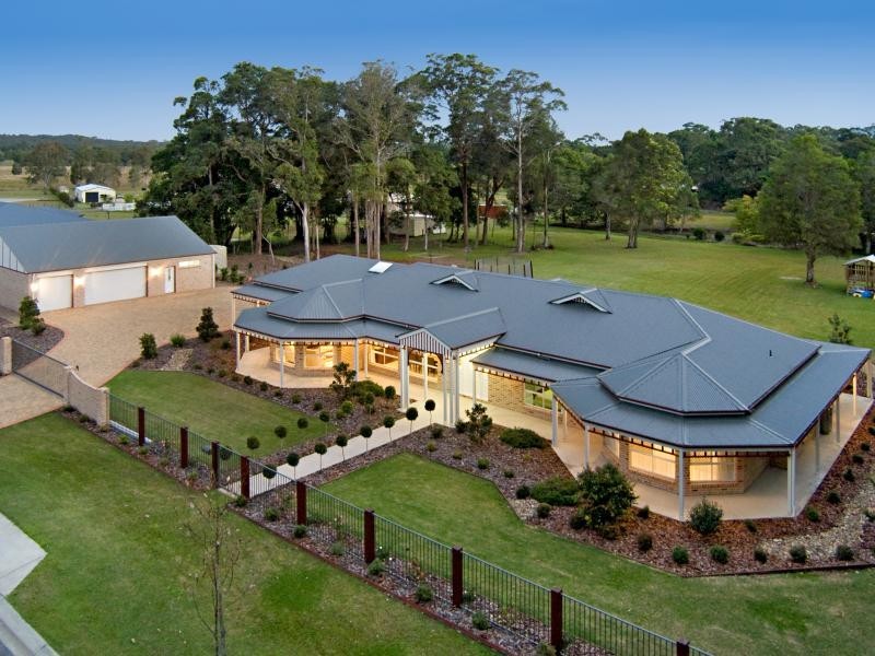 8 Evergreen Drive, Glenview QLD 4553