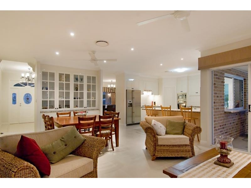 8 Evergreen Drive, Glenview QLD 4553