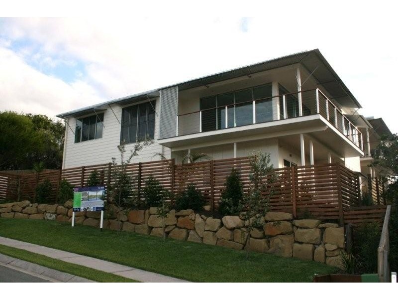 71 Southern Cross Parade, Sunrise Beach QLD 4567