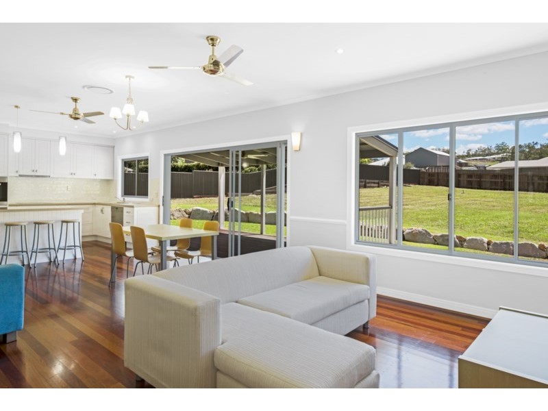 4 Forest Ridge Avenue, Palmview QLD 4553