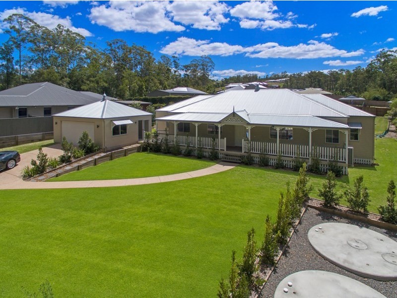 4 Forest Ridge Avenue, Palmview QLD 4553