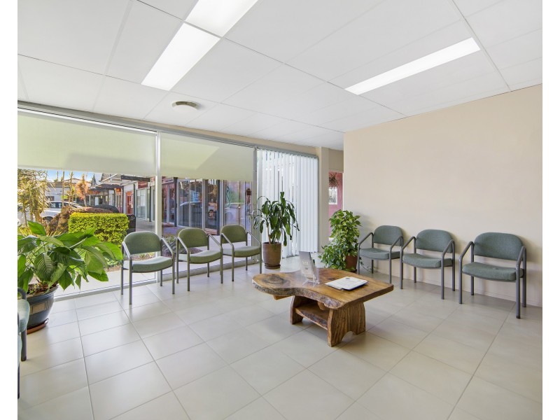 9 and 10/129 King Street, Buderim QLD 4556