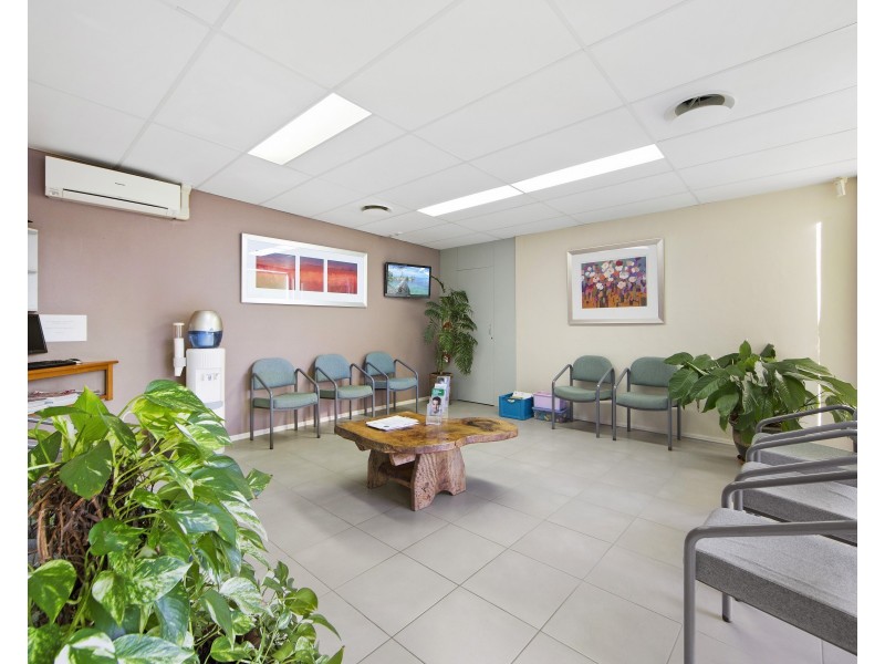 9 and 10/129 King Street, Buderim QLD 4556