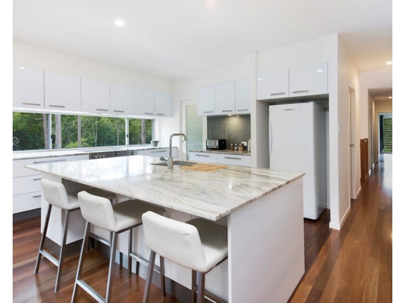 20 Kirsty Drive, Tanawha QLD 4556