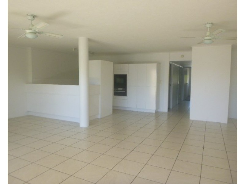 7/77 Bradman Avenue, Maroochydore QLD 4558