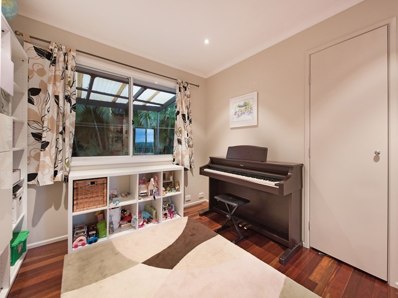 13 Burran Court, Kuluin QLD 4558