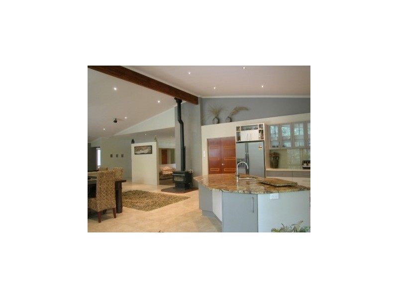 10 Raintree Close (off Mooloolah Meadows Drive), Mooloolah Valley QLD 4553