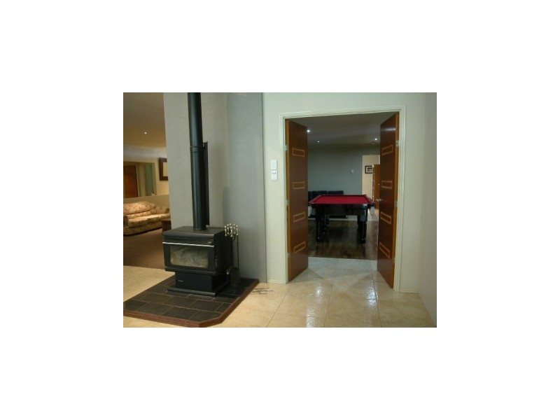 10 Raintree Close (off Mooloolah Meadows Drive), Mooloolah Valley QLD 4553