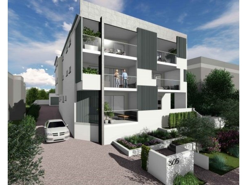 305 Bradman Avenue, Maroochydore QLD 4558