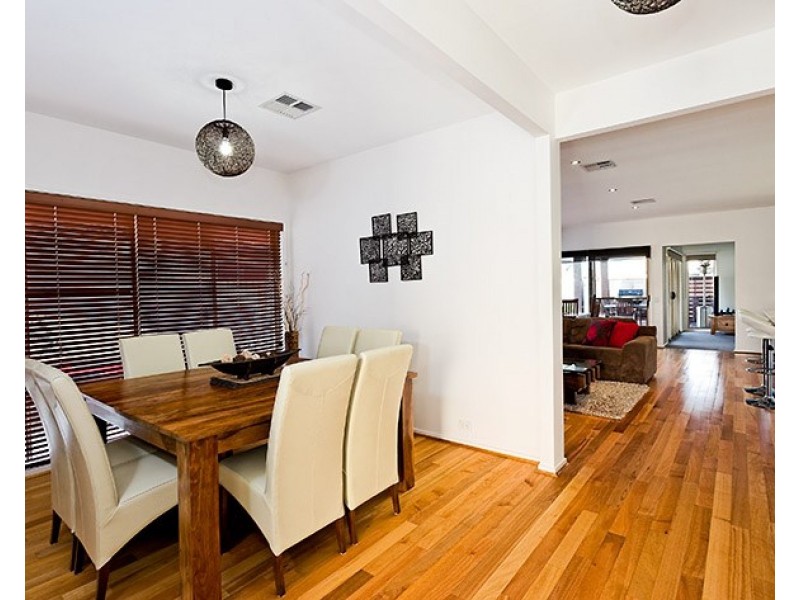 8 Peppermint Crescent, Sippy Downs QLD 4556