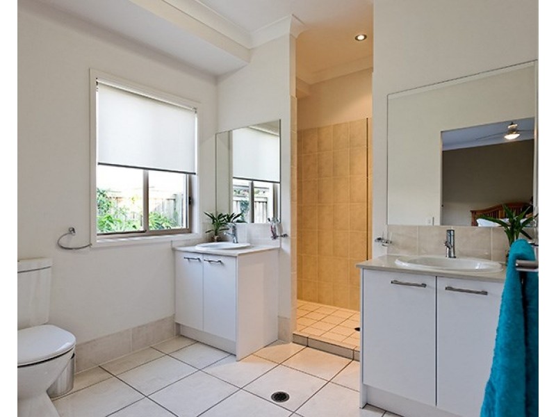 8 Peppermint Crescent, Sippy Downs QLD 4556