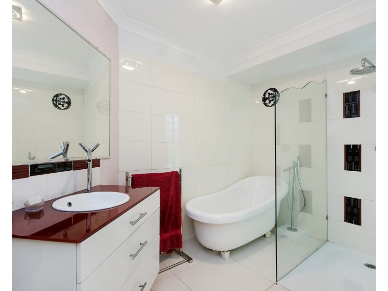 73 Dixon Road, Buderim QLD 4556