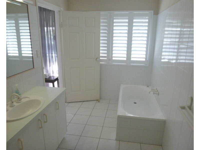 4/6 Ure Court, Buderim QLD 4556