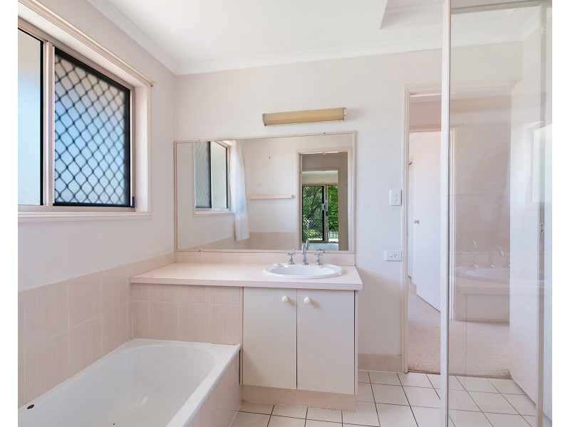 2/16 Carrothool Place, Mooloolaba QLD 4557