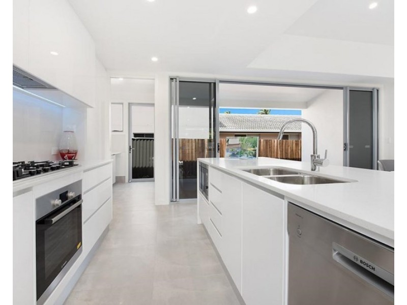 1/8 Ferguson Avenue, Buderim QLD 4556