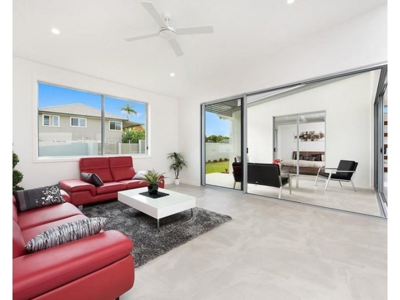 1/8 Ferguson Avenue, Buderim QLD 4556