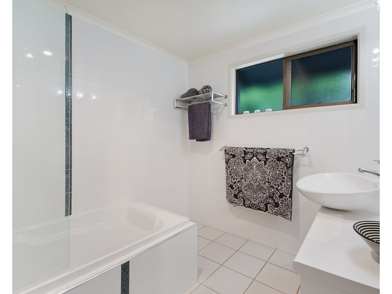 4 Guy Avenue, Buderim QLD 4556