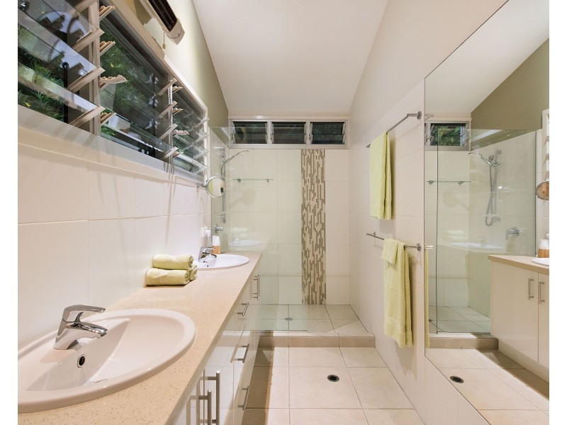 12 Quiet Valley Crescent, Buderim QLD 4556