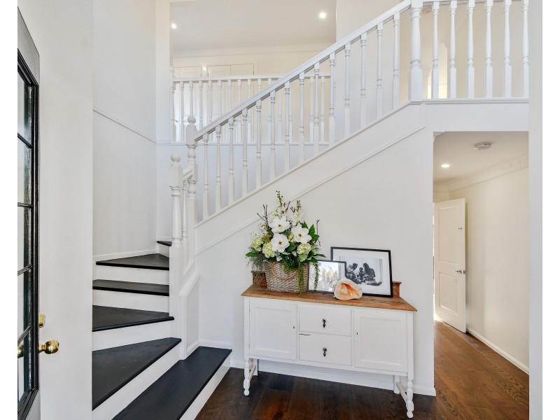 1 Admiralty Drive, Alexandra Headland QLD 4572