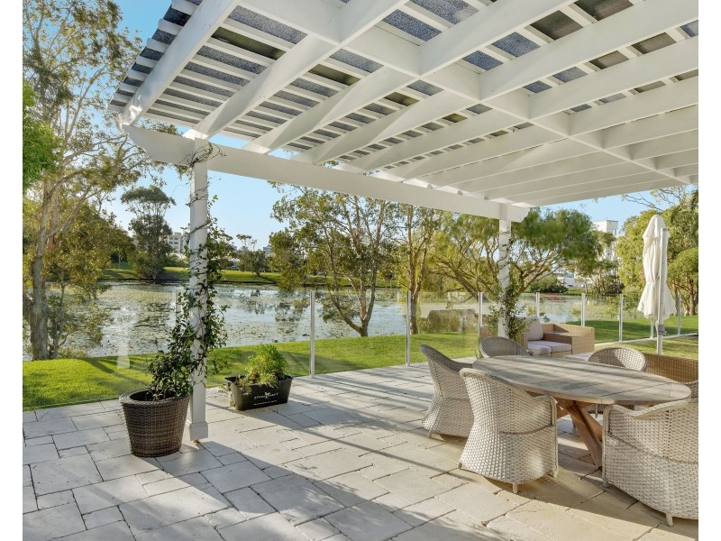 1 Admiralty Drive, Alexandra Headland QLD 4572