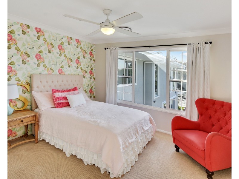 1 Admiralty Drive, Alexandra Headland QLD 4572